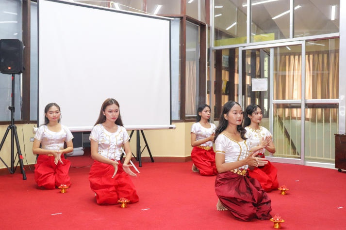 Sinh viên Quan hệ quốc tế HUTECH tích lũy kiến thức ngoại giao qua chuyến thực tập tại Campuchia 149