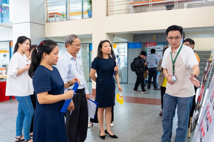 Ấn tượng buổi triển lãm Cuộc thi làm báo tường “Phòng, chống tác hại của thuốc lá điện tử” 78