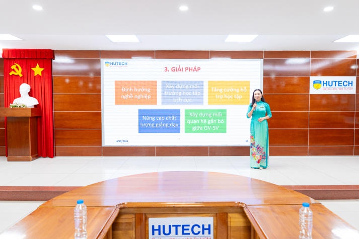 Giảng viên Khoa Khoa học Xã hội và Quan hệ Công chúng thảo luận đổi mới phương pháp giảng dạy, nâng cao chất lượng đào tạo 52