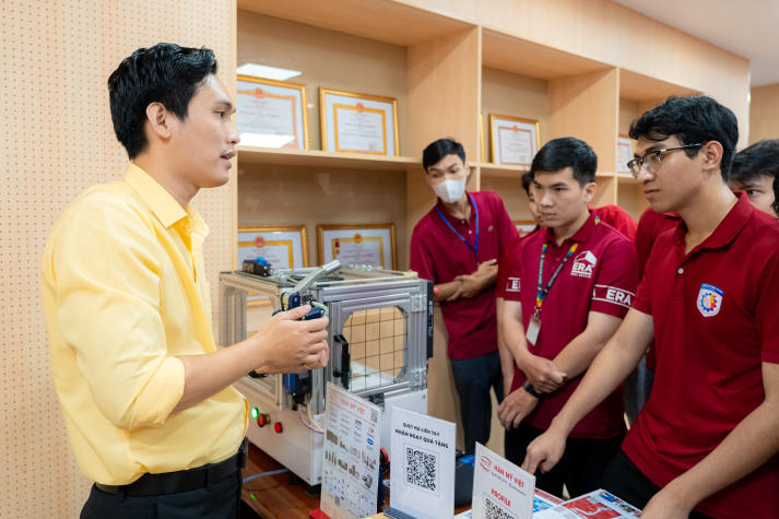 [Hướng nghiệp 2026] Robot và trí tuệ nhân tạo: Chìa khóa vận hành những nhà máy không người 79