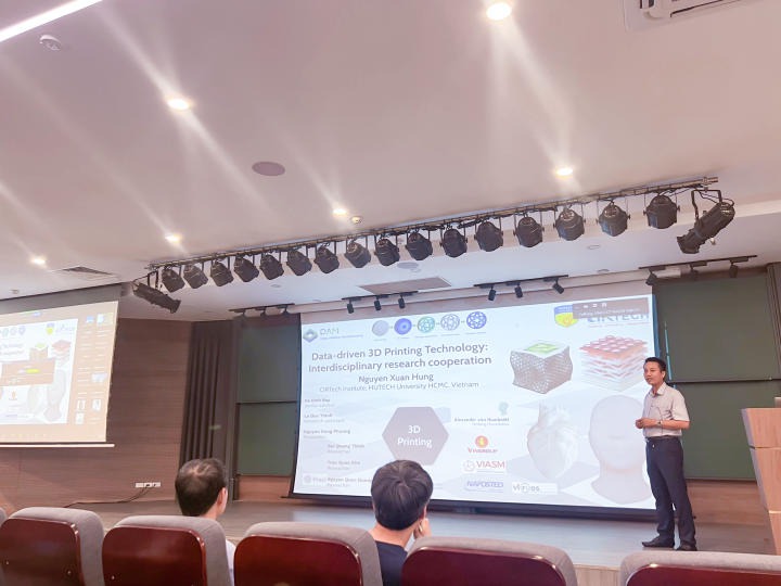 Prof. Dr. Nguyen Xuan Hung shared a public lecture on Data-Based 3D Printing Technology - Interdisciplinary Research Collaboration. 118