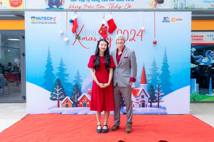 Cultural Day Xmas Joy 2024: Sinh viên Khoa Tiếng Anh lan tỏa tinh thần Giáng sinh cùng bè bạn quốc tế 119