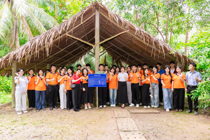 Theo dấu lịch sử Khu Y4, Chi bộ 17 HUTECH bồi đắp tinh thần tri ân và trách nhiệm của Đảng viên 11