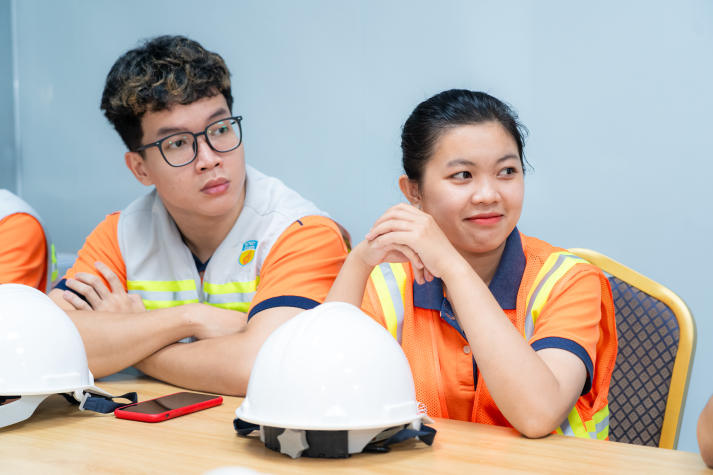 Sinh viên Khoa Xây dựng học cách tổ chức thi công tại Dự án Nhà Văn hóa Thanh niên TP.HCM 29