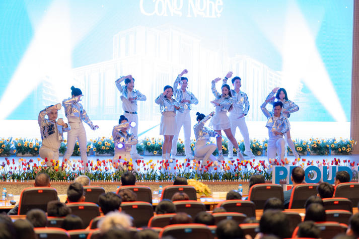 Khởi động thanh xuân: CLB - Đội - Nhóm HUTECH sẵn sàng chào đón tân binh nhập hội 274