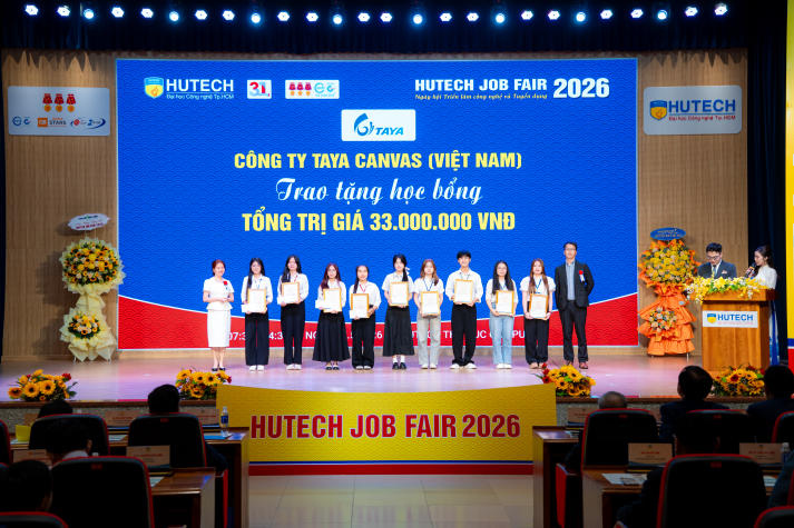 Thousands of students confidently connect with employers at HUTECH Job Fair 2026 80
