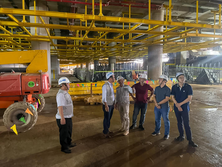 Học viên cao học HUTECH tìm hiểu hệ kết cấu không gian tại công trình nhà ga sân bay Long Thành 40