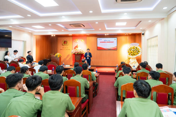 Khai giảng chương trình Ngôn ngữ Anh từ xa: Dấu ấn hợp tác đào tạo giữa HUTECH và Đại học An ninh Nhân dân 5