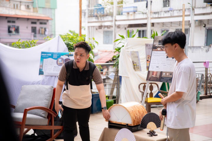 Ấn tượng với các sản phẩm độc đáo tại triển lãm đồ nội thất từ gỗ của sinh viên HUTECH 28