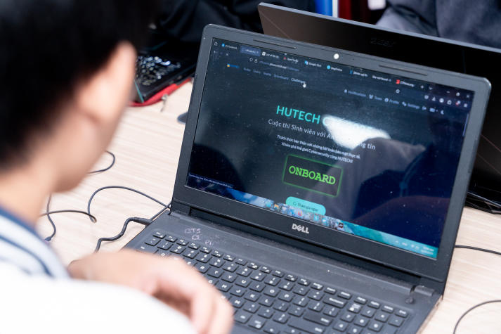 [Hướng nghiệp 2026] Kỹ sư An ninh mạng: Bảo vệ dữ liệu, làm chủ không gian số 9