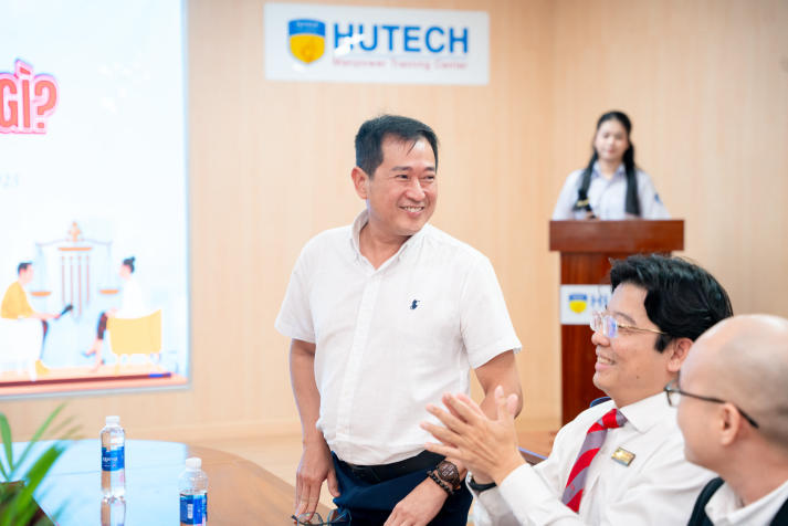 Sinh viên Khoa Luật lắng nghe câu chuyện làm nghề từ những luật sư hàng đầu 64