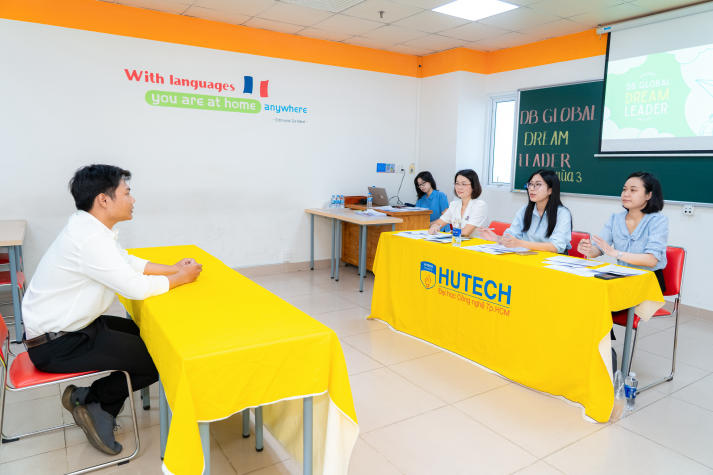 Sinh viên Viện Công nghệ Việt - Hàn thể hiện bản lĩnh tại vòng phỏng vấn DB Dream Leader mùa 3 10