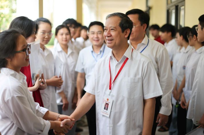 Hơn 1,1 triệu thí sinh bắt đầu thi môn văn kỳ thi tốt nghiệp THPT 2025 22