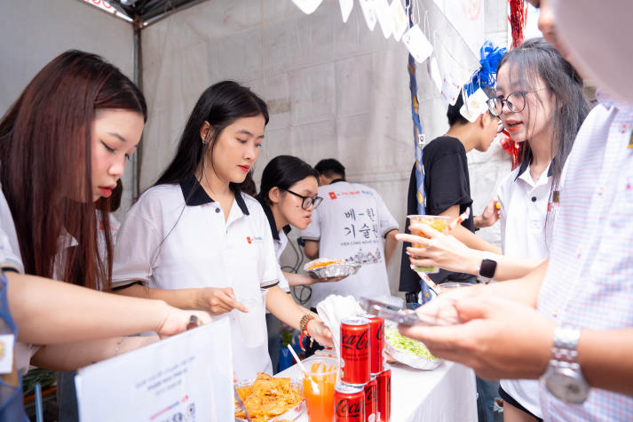 HUTECH-ers sẵn sàng chạm cơ hội việc làm, kết nối văn hóa tại Ngày hội văn hóa và tuyển dụng Việt - Hàn 2025 vào 15/5 tới 31