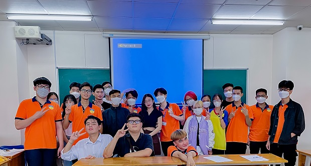 Sinh hoạt lớp HK2 năm học 2021-2022: Khóa 2021 khép lại “mùa đầu” nhiều cảm xúc, khoá 2020 khởi động từ 02/5 92