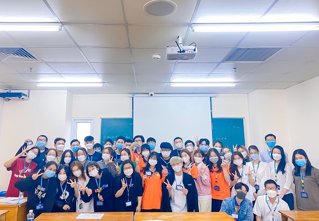Sinh hoạt lớp HK2 năm học 2021-2022: Khóa 2021 khép lại “mùa đầu” nhiều cảm xúc, khoá 2020 khởi động từ 02/5 80