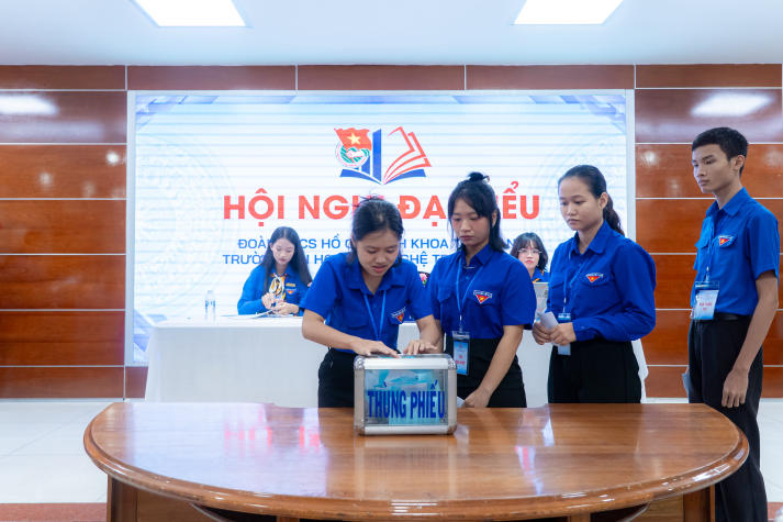 Hội nghị Đoàn TNCS HCM Khoa Tiếng Anh: Gắn kết - Sáng tạo - Vươn xa 76