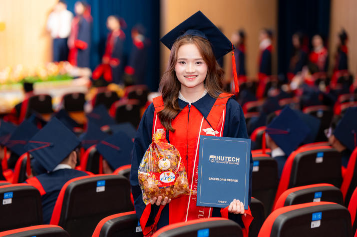 “Học tập suốt đời và không ngừng phát triển năng lực ngoại ngữ” 95