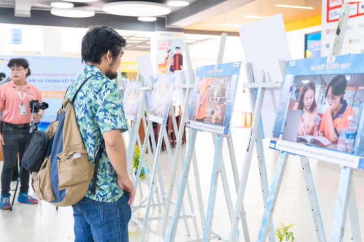 Lê Hoàng Nam - Cựu sinh viên Khoa Truyền thông & Thiết kế lên ngôi Quán quân HUTECH Photo Contest “Beloved Teacher 2024” 59