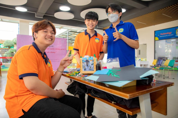 Sinh viên Khoa Thú y - Chăn nuôi thiết kế khung ảnh lưu giữ khoảnh khắc yêu thương nhân ngày Quốc tế Phụ Nữ (8/3) 58