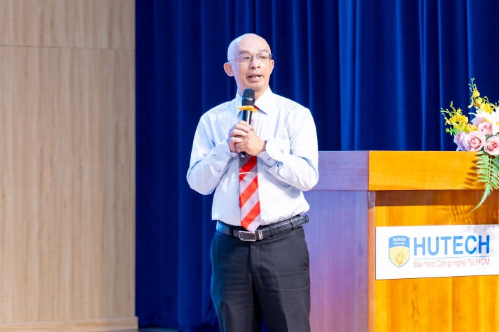 Kỹ sư công nghệ thông tin tương lai của HUTECH được chuyên gia đồng hành định hướng nghề nghiệp 24