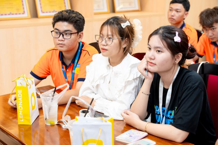 TikTok UniTour 2025 "đổ bộ" HUTECH, giải mã cơ hội nghề nghiệp trong nền kinh tế sáng tạo 61