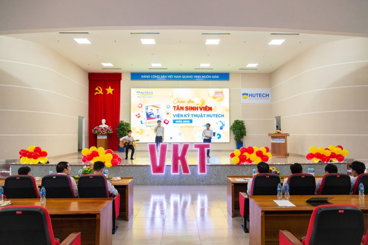 Các tiết mục văn nghệ trong chương trình 