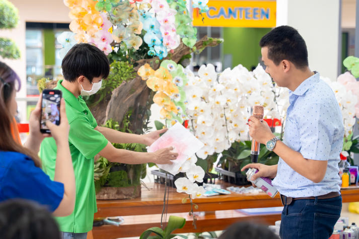 “Khoác áo mới” cho hoa lan: Hành trình sáng tạo của sinh viên Công nghệ sinh học 40