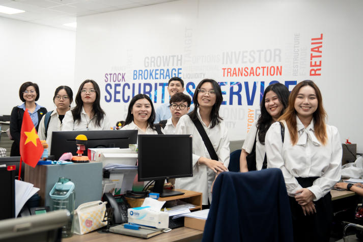 [Hướng nghiệp 2026] Khi làm việc không biên giới trở thành xu thế, ngành Ngôn ngữ Anh mở ra những cơ hội nghề nghiệp gì? 25