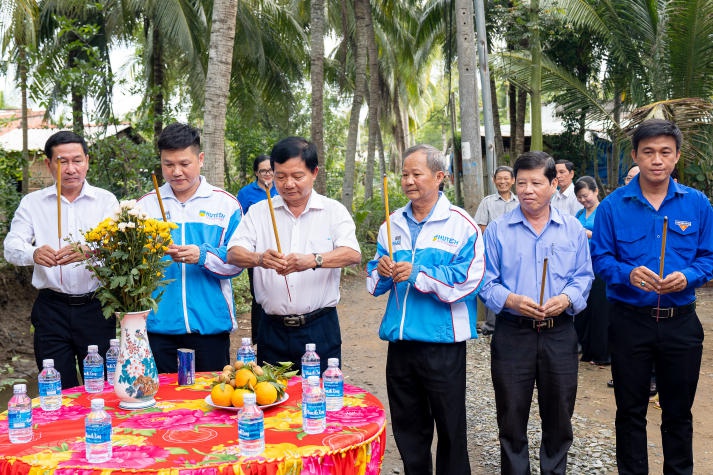 [Video] Trang trọng lễ đón quân và khởi công công trình Mùa hè xanh HUTECH 2024 tại tỉnh Đồng Tháp và Bến Tre 85