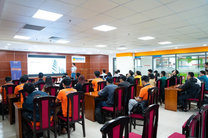 Sinh viên Khoa Xây dựng HUTECH tìm hiểu về cách quản lý dự án xây dựng 46