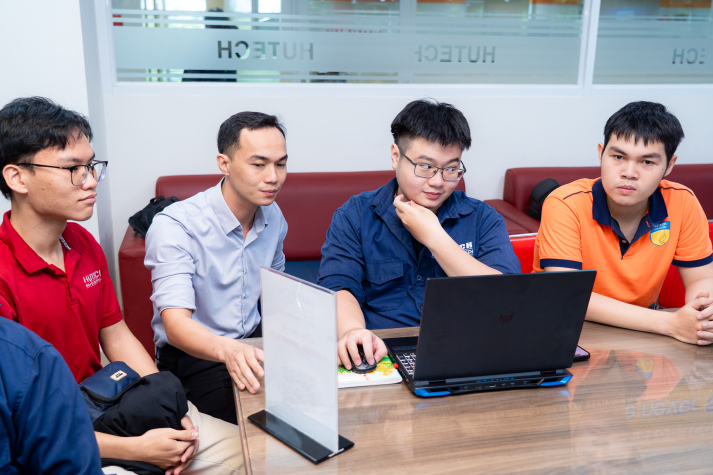 Sinh viên Trường Kỹ thuật HUTECH mở rộng hành trình khám phá công nghệ cùng loạt sân chơi mới 94