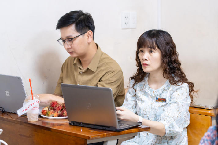 Giảng viên Khoa Quản trị kinh doanh tăng cường năng lực nghiên cứu khoa học với công cụ VOSviewer 51