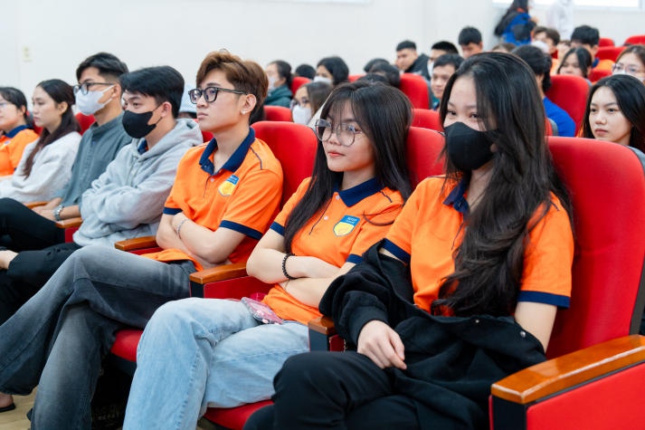 Sinh viên HUTECH trang bị kỹ năng, sẵn sàng “săn việc” tại ngày hội tuyển dụng HUTECH Career Day 2024 127