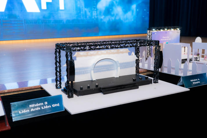 “Phù thủy sân khấu” HUTECH hiện thực hóa ý tưởng thành mô hình sân khấu sống động 26