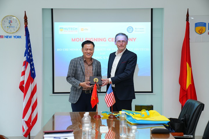 HUTECH signed an MOU with Kettering University (USA) to open up more learning opportunities for students 72