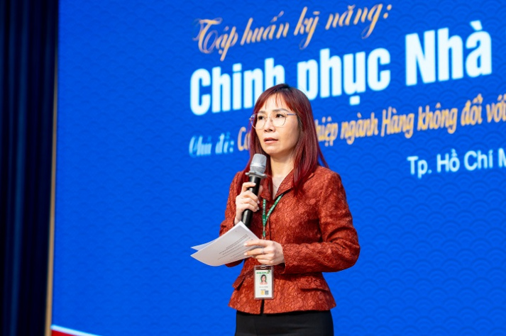 Thêm hành trang để chinh phục ngành Hàng không cho sinh viên HUTECH 54