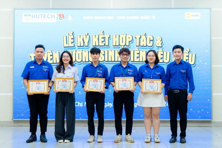 Khoa Marketing - Kinh doanh quốc tế tuyên dương gần 600 sinh viên tiêu biểu Học kỳ I 2023-2024 91