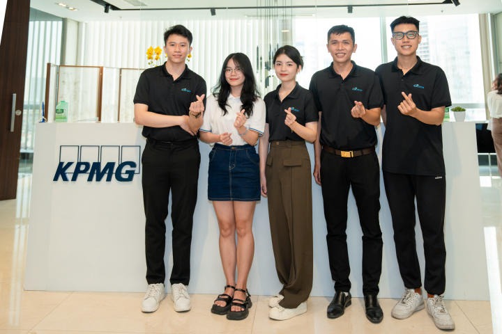 Sinh viên Hệ thống thông tin quản lý tham quan Công ty KPMG Việt Nam 61