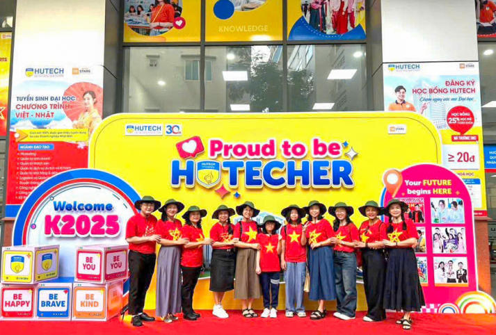 Đảng viên Chi bộ 7 HUTECH về nguồn bồi đắp lý tưởng cách mạng 11