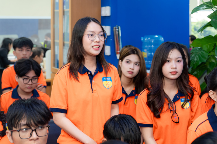 Theo dòng vốn thị trường, sinh viên Tài chính - Thương mại khám phá nghề chứng khoán tại Yuanta Việt Nam 74