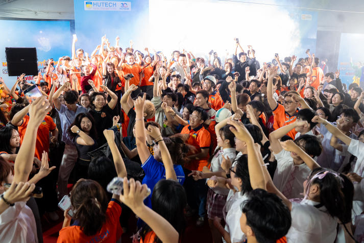 Đêm giao lưu văn nghệ HUTECH: Rực rỡ sắc màu truyền thống, thăng hoa giai điệu tuổi trẻ 108