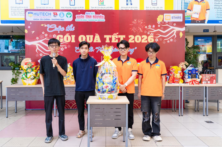 [Ảnh] Tuổi trẻ Khoa Tài chính - Thương mại gói trọn yêu thương trong những phần quà Tết 56