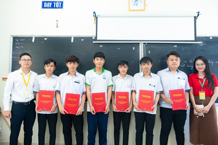 [Video] HUTECH Scholarship Tour 2025: 9 tỉnh thành, 2.000 học bổng và hàng ngàn ước mơ được chắp cánh 82