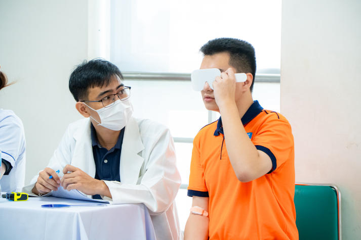 HUTECH tổ chức khám sức khỏe miễn phí dành cho sinh viên toàn trường 87