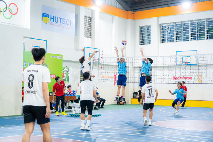 [HUTECH Games 2026] Viện Kỹ thuật lội ngược dòng ngoạn mục, giành ngôi vương Bóng chuyền nam 31