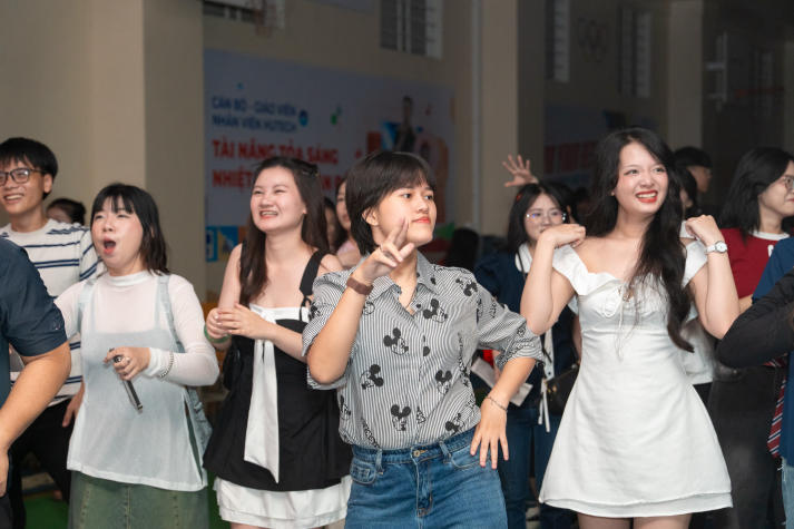 Đón Giáng sinh rộn ràng với K-XMAS của sinh viên Khoa Hàn Quốc học 87