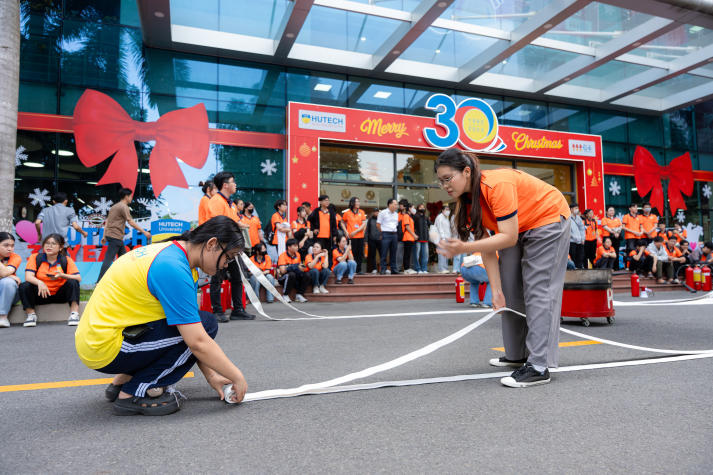 Trang bị kỹ năng ứng phó với hỏa hoạn: HUTECH tổ chức diễn tập PCCC & CNCH tại Thu Duc Campus 73