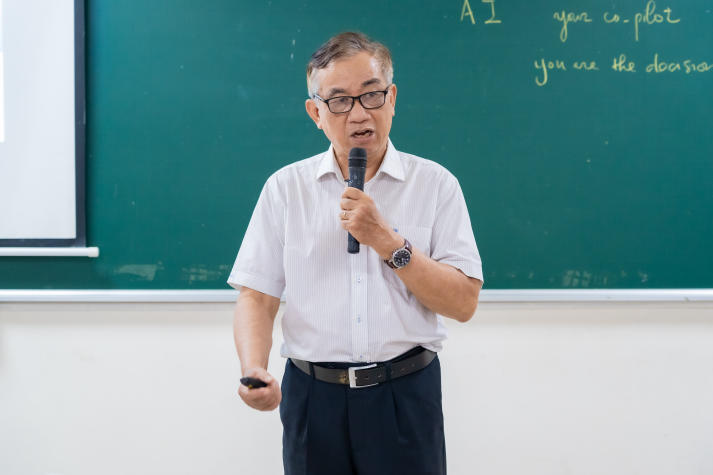 Tăng cường ứng dụng trí tuệ nhân tạo vào đào tạo giáo dục sau đại học tại HUTECH 23