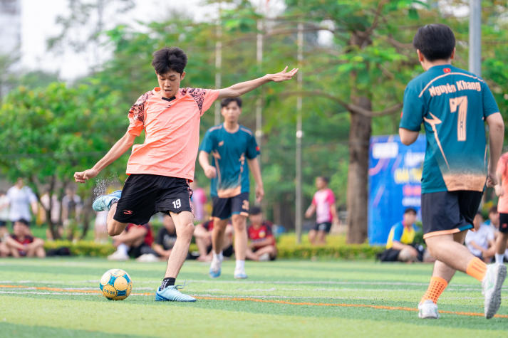 [Video] Khởi động mùa giải thể thao chào đón tân sinh viên 2025-2026: Dấu ấn năng động của tuổi trẻ HUTECH 91